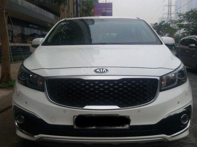 Bán xe Kia Sedona sản xuất 2015, màu trắng