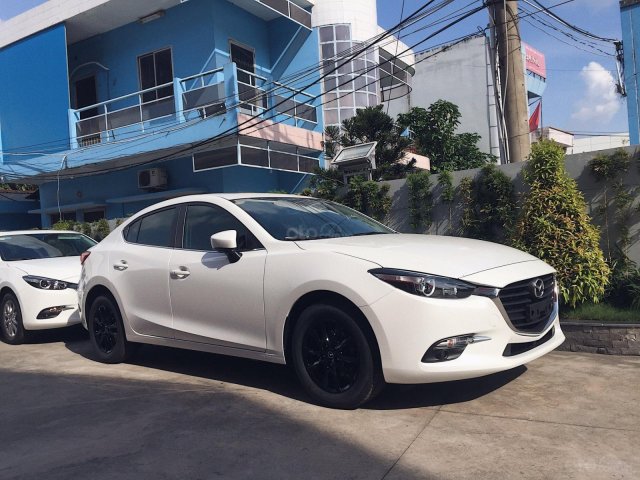 Mazda 3 giá tốt tại Vĩnh Long - trả trước 200 triệu0
