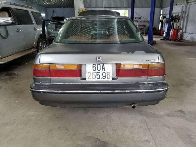 Cần bán xe Honda Accord sản xuất 1990, màu xám số sàn, giá cạnh tranh