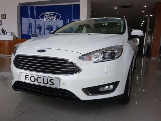 Bán ô tô Ford Focus 2019, màu trắng0