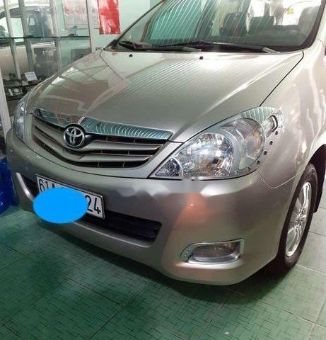 Cần bán Toyota Innova sản xuất năm 2010, màu xám