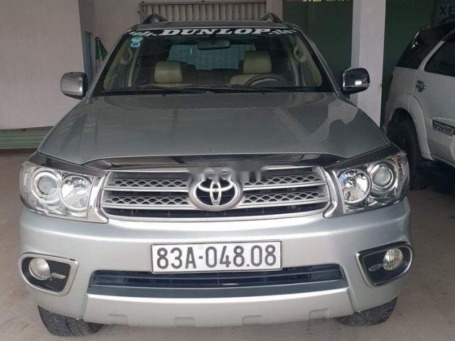 Cần bán gấp Toyota Fortuner 2009, màu bạc