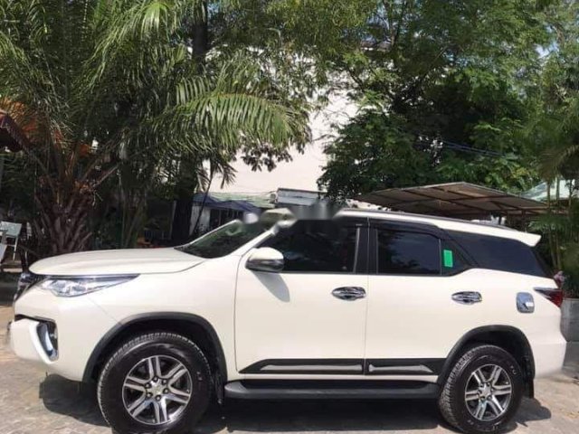 Bán Toyota Fortuner sản xuất 2019, màu trắng, nhập khẩu