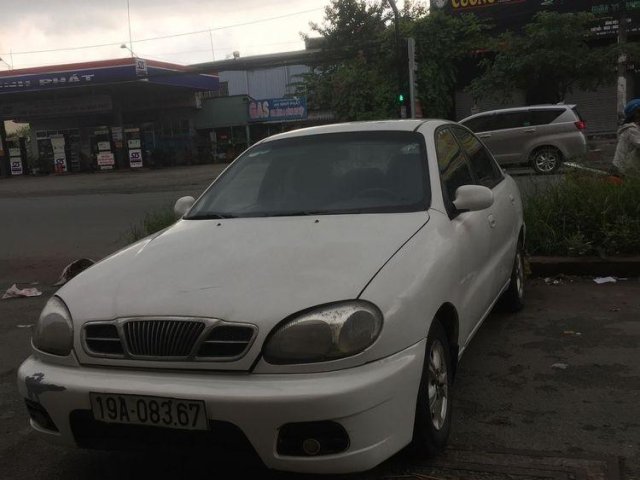 Cần bán Daewoo Lanos đời 2004, màu trắng, chính chủ0