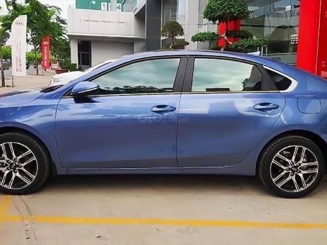 Cần bán Kia Cerato 1.6 AT Deluxe năm sản xuất 2019, màu xanh lam