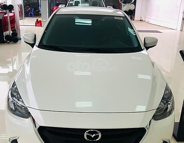 Bán xe Mazda 2 Deluxe 2019, màu trắng, nhập khẩu