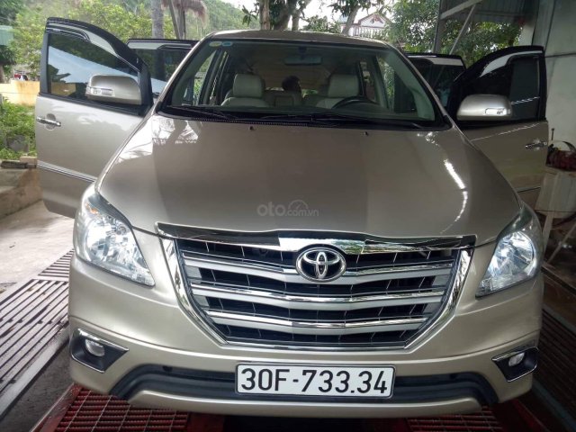 Cần bán Toyota Innova đăng ký lần đầu 2015, màu bạc xe nhập, giá tốt 505 triệu đồng