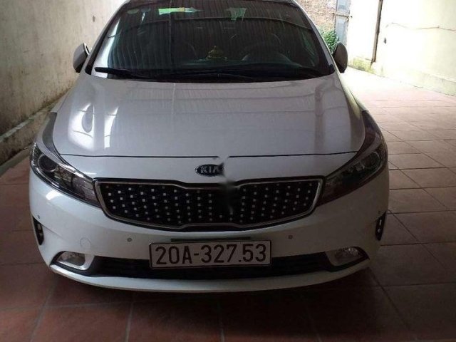 Cần bán lại Kia Cerato sản xuất 2017, màu trắng, xe nhập0