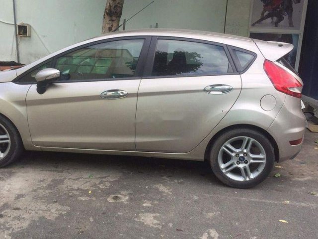 Bán Ford Fiesta sản xuất 2011, màu bạc, xe nhập0