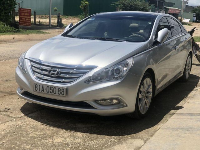 Bán Hyundai Sonata AT năm sản xuất 2010, màu bạc, nhập khẩu