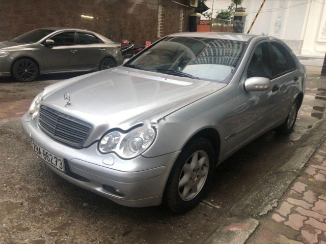 Bán Mercedes C180 sản xuất 2002, màu bạc, chính chủ0