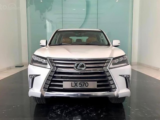 Cần bán xe Lexus LX 570 đời 2019, màu trắng, nhập khẩu0