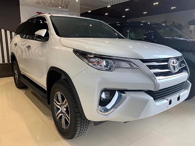 Bán xe Toyota Fortuner 2.4G 4x2 AT năm sản xuất 2019, màu trắng