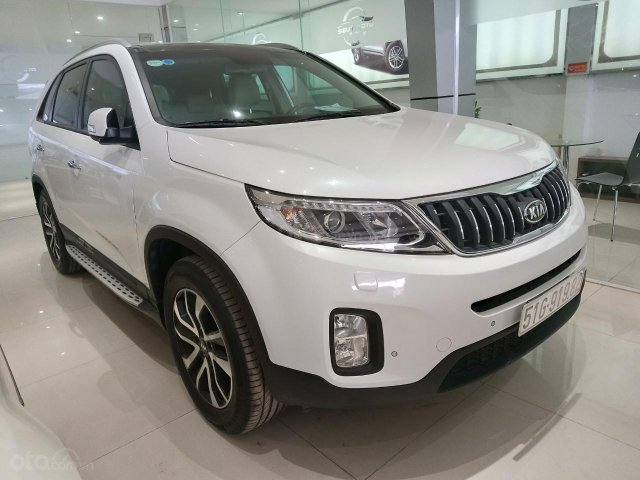 Bán Kia Sorento 2.4G 2019, màu trắng, máy xăng, số tự động 890 triệu0