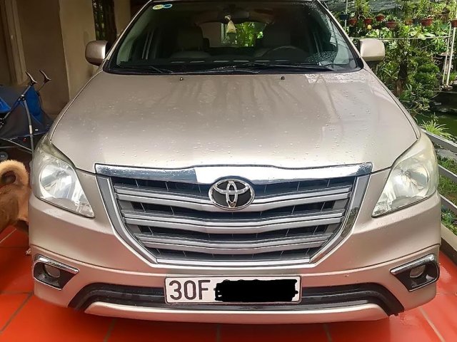 Bán xe Toyota Innova 2.0E đời 2013, màu vàng cát, giá chỉ 445 triệu