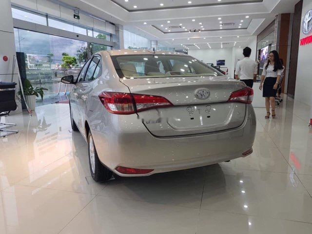 Bán Toyota Vios năm 2019, màu bạc