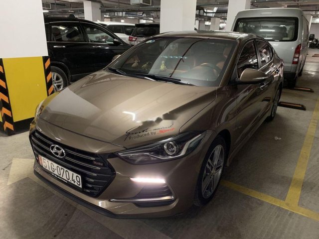 Bán Hyundai Elantra sản xuất năm 2018, màu nâu còn mới, 695tr