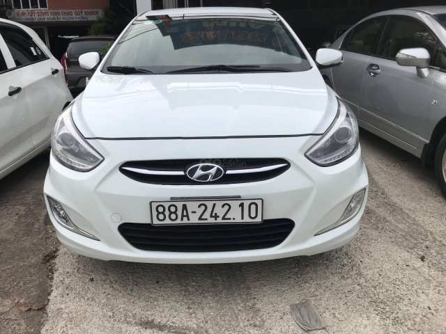 Xe Hyundai Accent Blu 2015, màu trắng số sàn giá cạnh tranh0