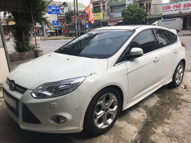 Bán Ford Focus đời 2014, màu trắng