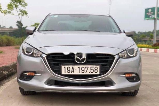 Bán Mazda 3 2018, màu bạc số tự động