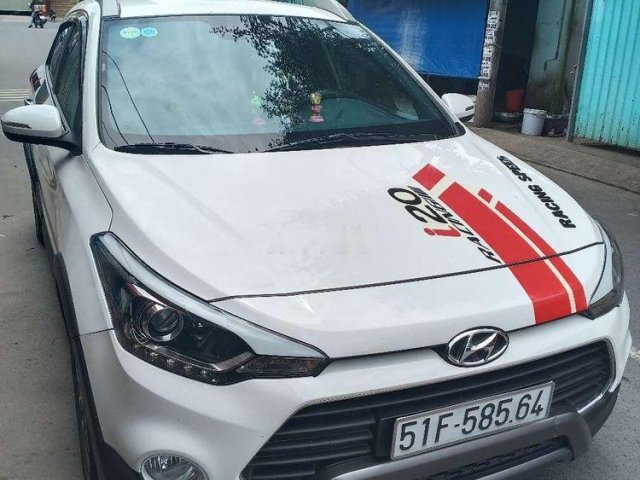 Bán xe Hyundai i20 Active 2015, màu trắng, nhập khẩu