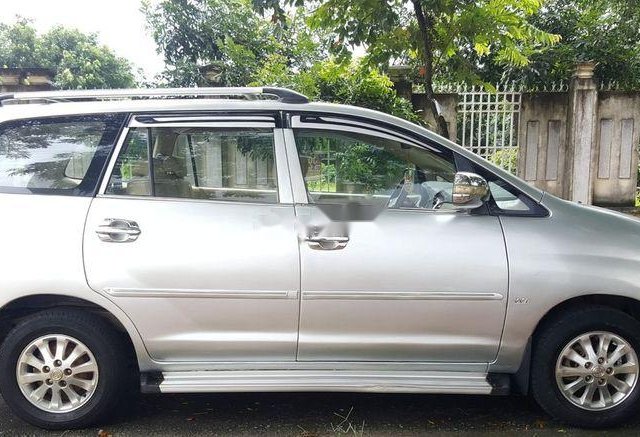 Cần bán Toyota Innova J sản xuất năm 2009, màu bạc, chính chủ 0