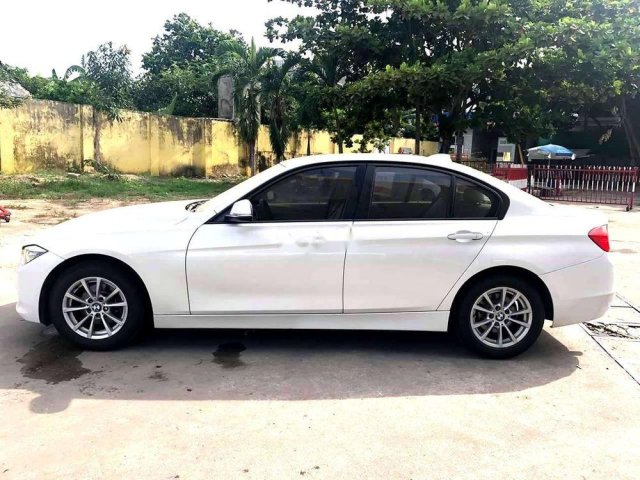 Bán BMW 3 Series 320i đời 2013, màu trắng, nhập khẩu, 770 triệu0