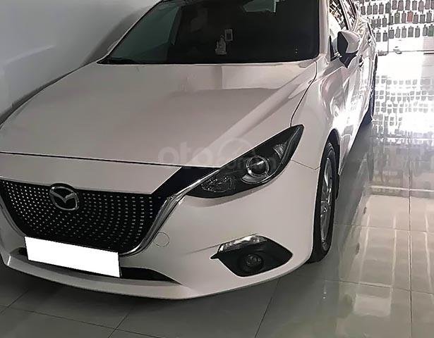 Bán ô tô Mazda 3 1.5 AT đời 2018, màu trắng chính chủ, giá chỉ 630 triệu