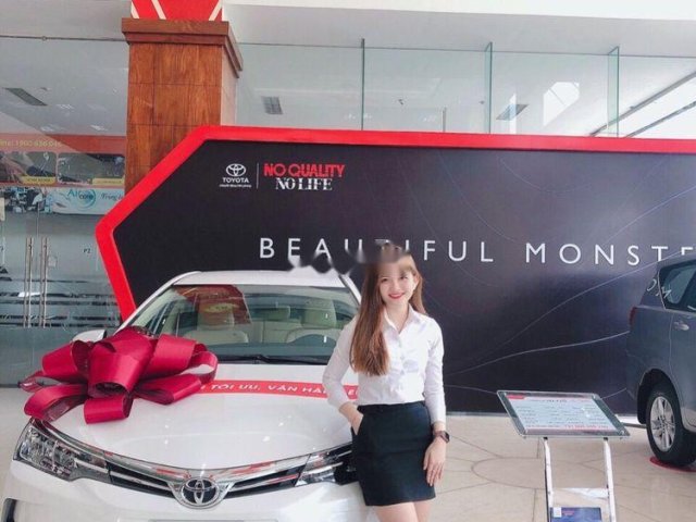 Cần bán xe Toyota Corolla Altis năm 2019, màu trắng0