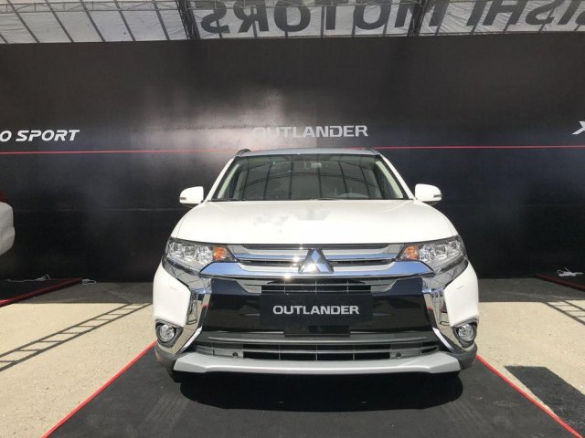 Bán xe Mitsubishi Outlander đời 2019, màu trắng0