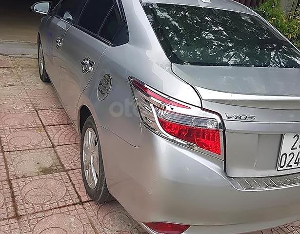 Bán ô tô Toyota Vios 1.5E năm sản xuất 2016, màu bạc, 420tr0