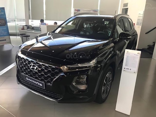 Cần bán xe Hyundai Santa Fe 2.2L HTRAC đời 2019, màu đen0