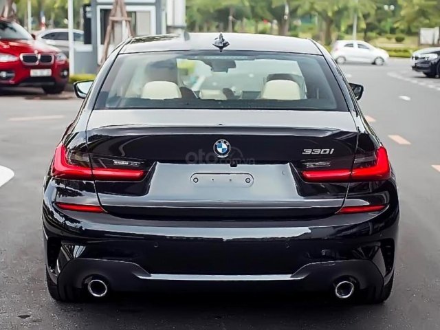 Bán ô tô BMW 3 Series 330i M Sport năm 2019, màu đen, xe nhập