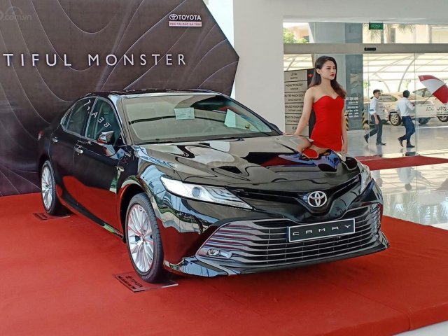 Bán xe Toyota Camry 2019 nhập khẩu, xe giao ngay, đủ màu giá rẻ nhất, trả góp lãi suất 0%. LH: 09769877670