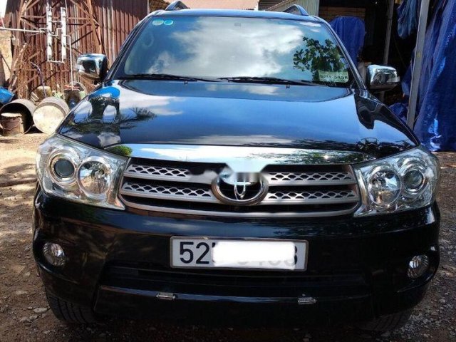 Bán Toyota Fortuner 2.7AT đời 2010, màu đen, xe nhập, xe gia đình0