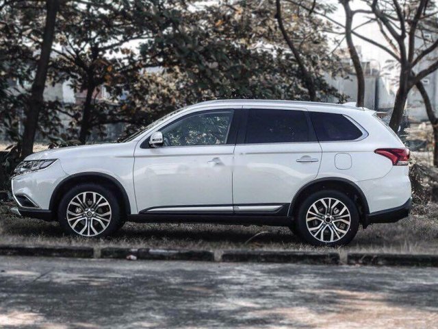 Bán Mitsubishi Outlander sản xuất 2019, ngoại thất năng động và mạnh mẽ0