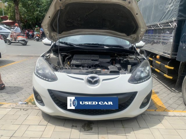 Bán Mazda 2 1.5AT đời 2013, màu trắng, giá tốt0