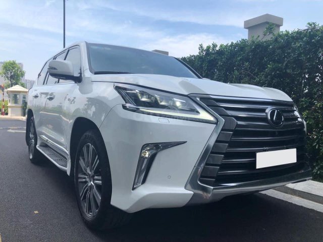 Cần bán Lexus LX 570 Sport Plus năm 2017, màu trắng, nhập khẩu nguyên chiếc0