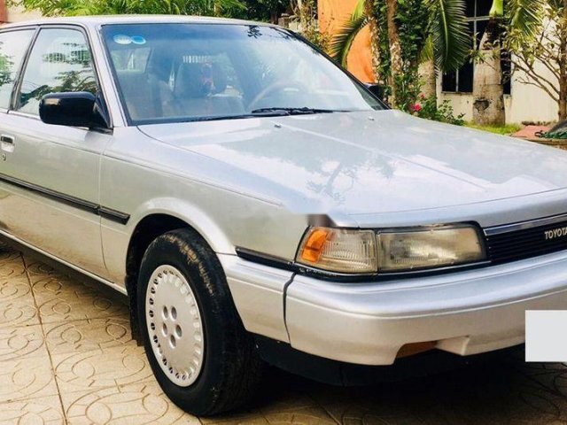 Bán ô tô Toyota Camry năm sản xuất 1988, màu bạc, nhập khẩu nguyên chiếc0