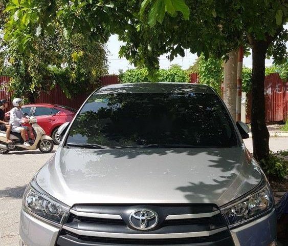 Bán Toyota Innova 2.0G đời 2018, màu bạc, chính chủ0