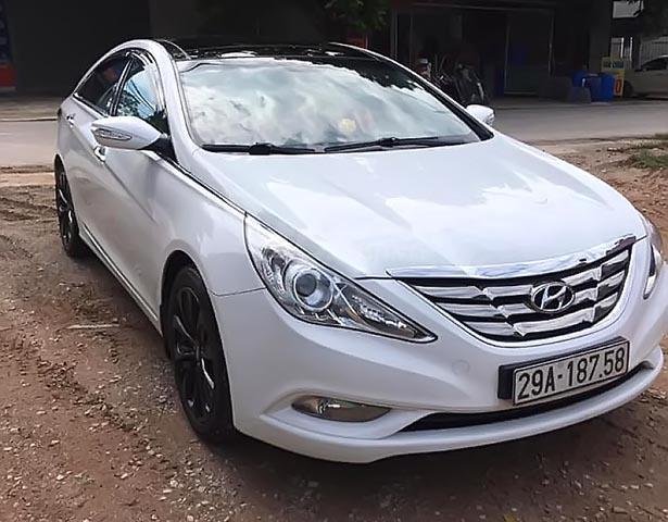 Cần bán lại xe Hyundai Sonata 2.0 AT năm 2011, màu trắng, nhập khẩu giá cạnh tranh0