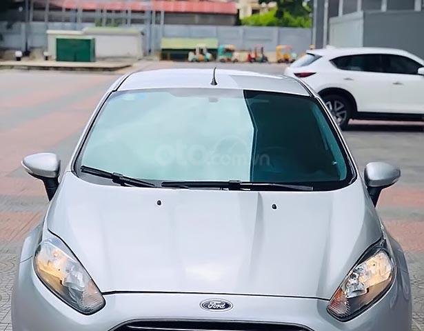 Cần bán gấp Ford Fiesta năm sản xuất 2014, màu xám, giá cạnh tranh0