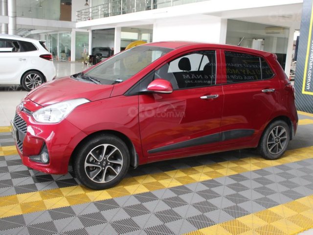 Bán ô tô Hyundai Grand i10 Hatchback 1.2MT đời 2018, màu đỏ0