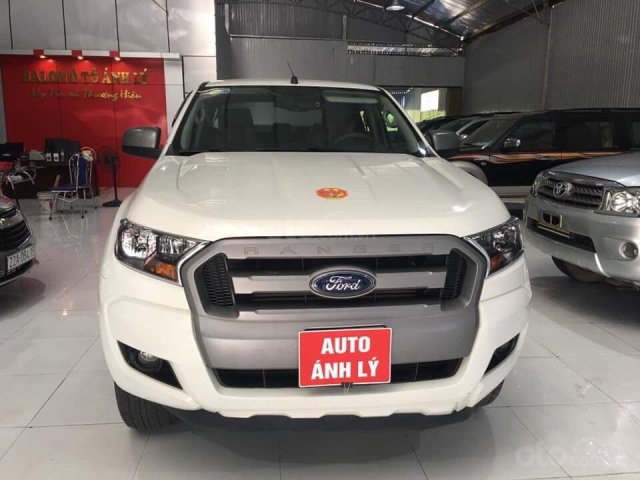 Bán xe Ford Ranger đời 2017, màu trắng ít sử dụng, giá 595 triệu đồng