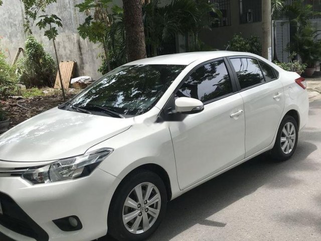 Cần bán xe Toyota Vios sản xuất năm 2017, màu trắng còn mới 0