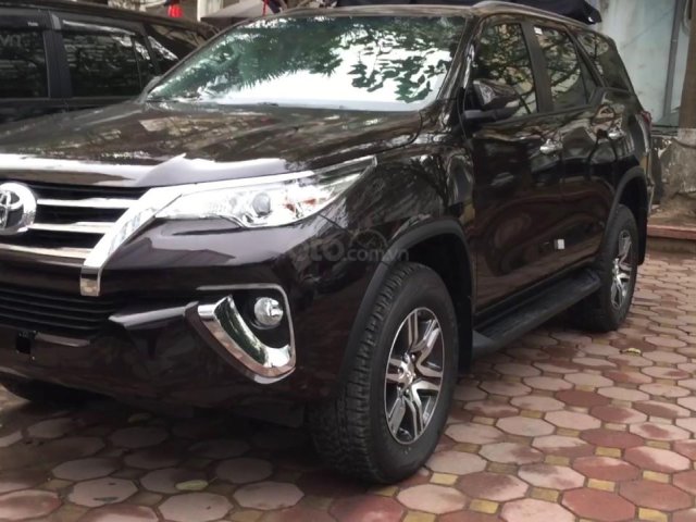 Toyota Tân Cảng bán Fortuner 2.4G máy dầu, số tự động, xe đủ màu giao ngay - trả trước 280tr nhận xe, 09330006000