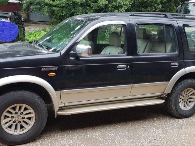 Bán Ford Everest đời 2006, màu đen số sàn