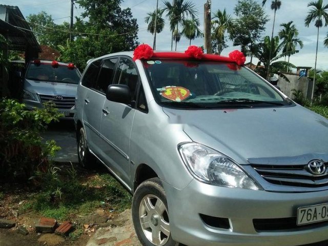 Cần bán Toyota Innova đời 2008, màu bạc, giá tốt