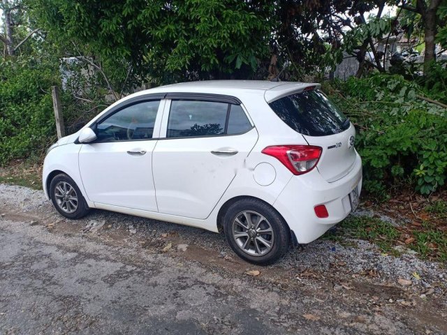 Bán Hyundai Grand i10 sản xuất năm 2015, màu trắng, nhập khẩu còn mới, 273 triệu