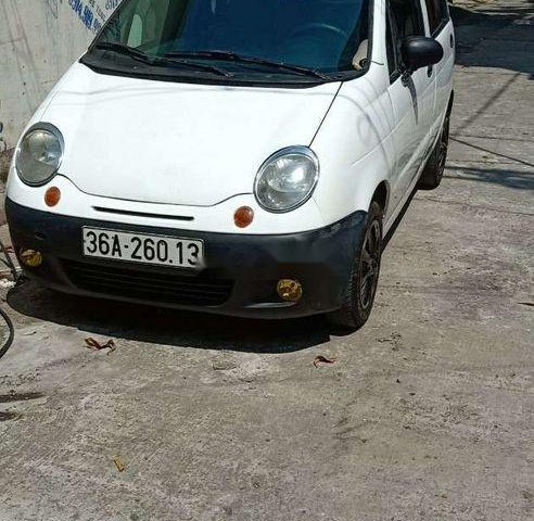 Cần bán Daewoo Matiz đời 2001, màu trắng, xe gia đình